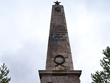 Суд обязал властей отремонтировать монумент памяти жертв интервенции в пос. Мудьюг 