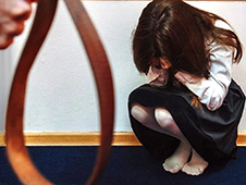 Жительница Новодвинска осуждена за истязание дочери и халатность в ее воспитании