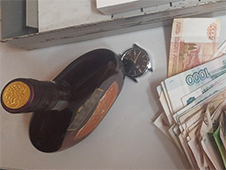 В Онеге сотрудники полиции задержали подозреваемого в краже денежных средств у пожилого человека