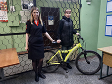 Плесецкие полицейские вернули местной жительнице похищенный у нее велосипед