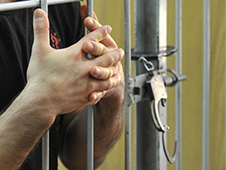 Жителя Северодвинска приговорили к 7 годам строгого режима за сбыт наркотиков в особо крупном размере