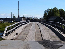 Благодаря суду добились начала ремонта единственного для переправы моста через реку Вонгуда
