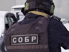 В Архангельске при силовой поддержке СОБР Росгвардии задержаны подозреваемые в наркопреступлении