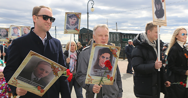 Бессмертный экипаж традиционным маршем прошел по Архангельску